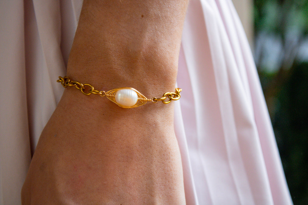 Classic Diva Spiral Pearl Bracelet