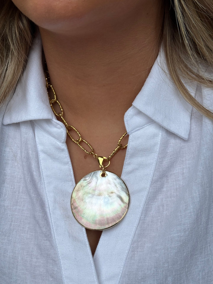 Luster Shell Necklace