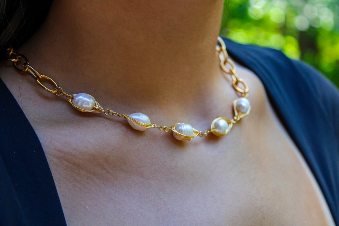 Classic Diva Spiral Pearl Necklace