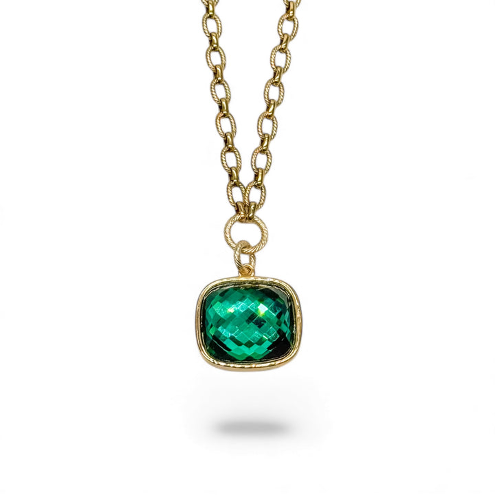 Elegant Emerald Green Gem Necklace