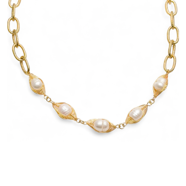 Classic Diva Spiral Pearl Necklace